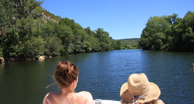 Navegando por el río Lot, Francia